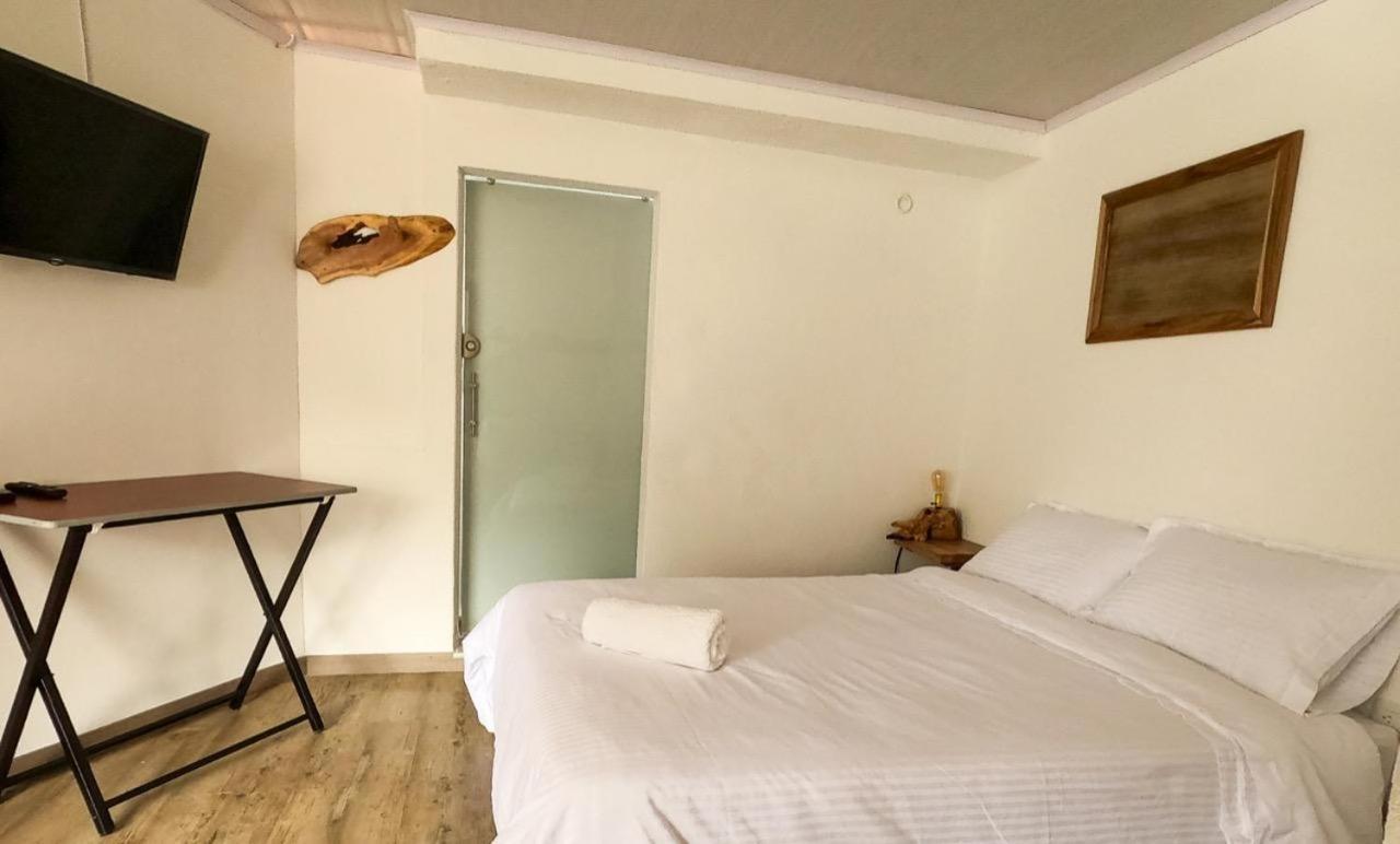 Nogal Hostel Pereira Exterior photo